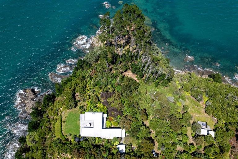 Photo of property in 15 Elizabeth Point Road, Kawau Island, 0920
