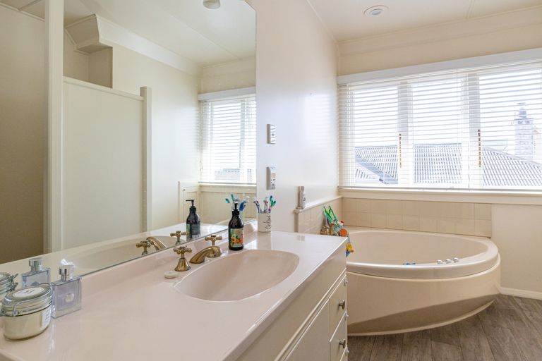 Photo of property in 285 Church Street, West End, Timaru, 7910