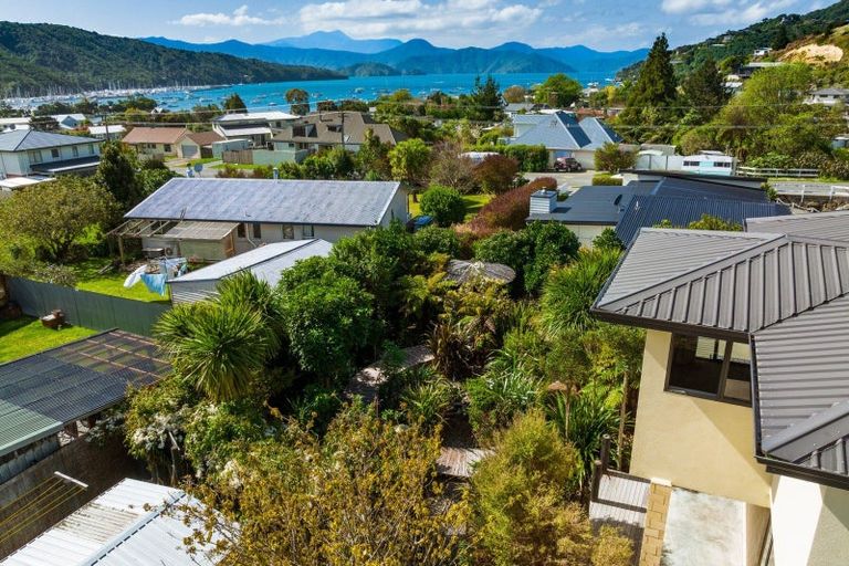 Photo of property in 8a Waimarama Street, Waikawa, Picton, 7220