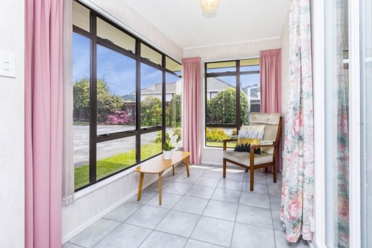 Photo of property in 2/8 Hay Street, Ebdentown, Upper Hutt, 5018
