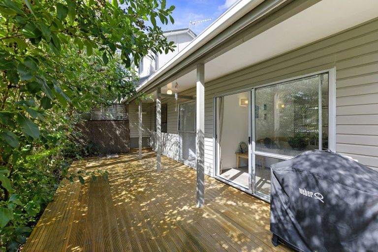 Photo of property in 2/5 Taunton Way, Pinehaven, Upper Hutt, 5019