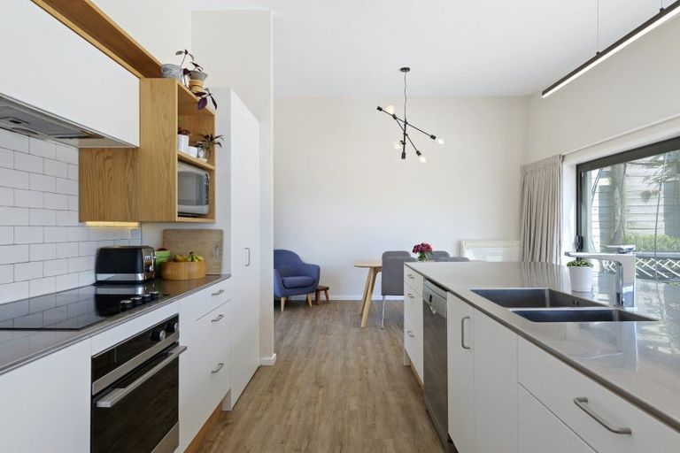 Photo of property in 105b Moncks Spur Road, Redcliffs, Christchurch, 8081