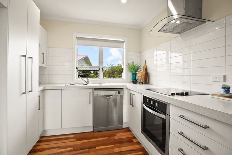 Photo of property in 68 English Street, St Andrews, Hamilton, 3200