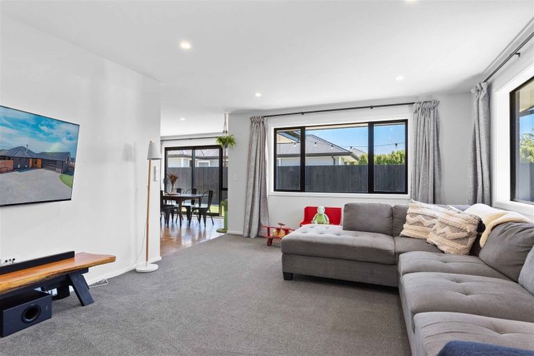 Photo of property in 9 Johnson Avenue, Amberley, 7410