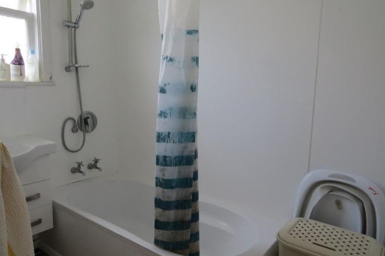 Photo of property in 18 Rata Street, Naenae, Lower Hutt, 5011