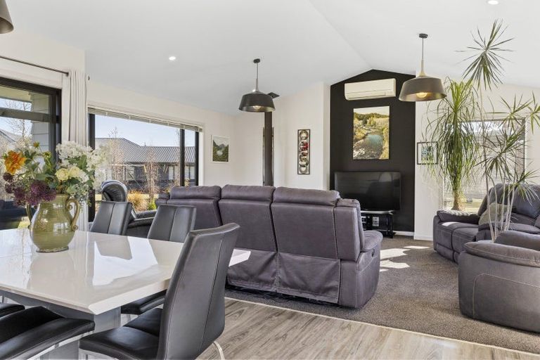 Photo of property in 3 Karaka Place, Kinloch, Taupo, 3377