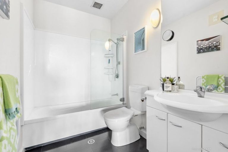 Photo of property in De Vere Apartments, 9/23 Tennyson Street, Te Aro, Wellington, 6011