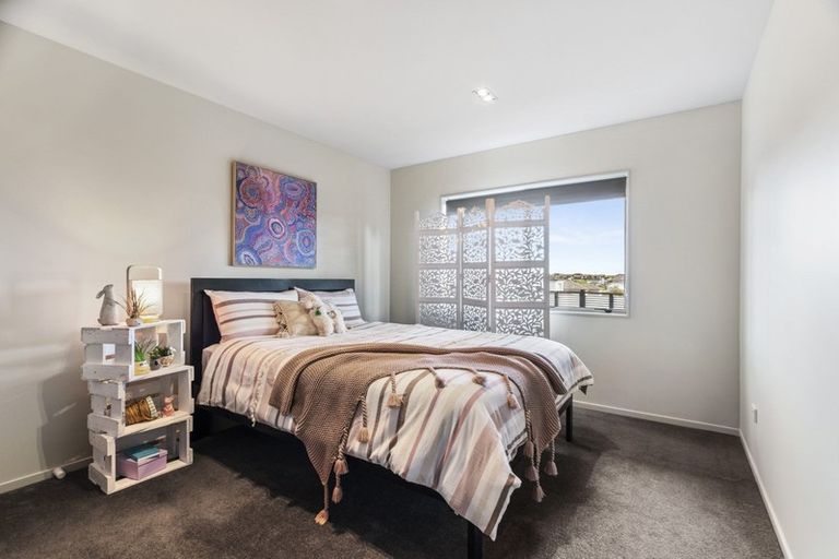 Photo of property in 53 Ina Ville Drive, Pukekohe, 2120