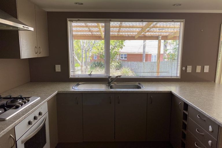 Photo of property in 57 View Road, Henderson, Auckland, 0612