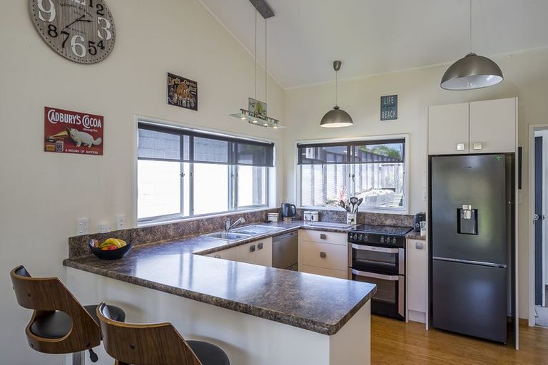 Photo of property in 3 Eatwell Avenue, Paraparaumu Beach, Paraparaumu, 5032