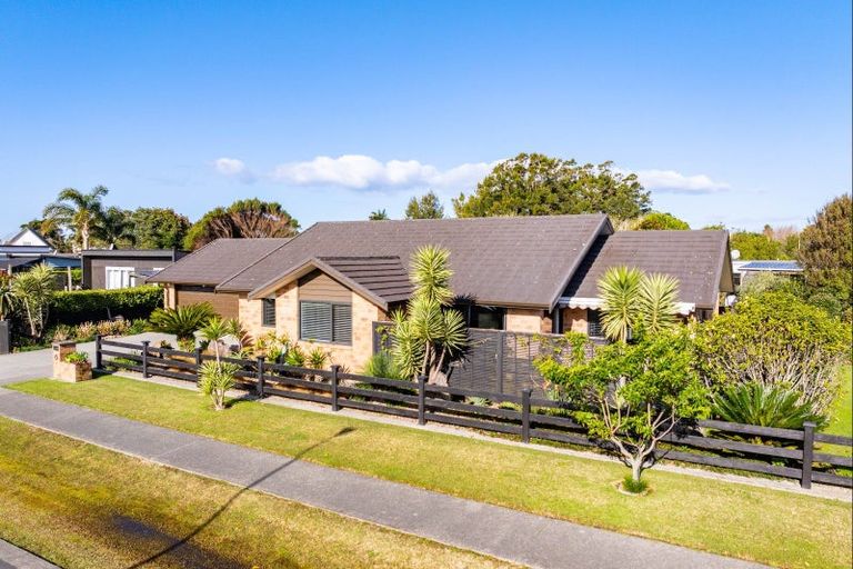 Photo of property in 6 Dune View Drive, Mangawhai, 0505