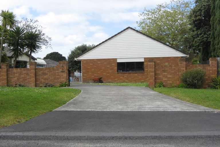 Photo of property in 2 Holgate Avenue, Herald Island, Auckland, 0618