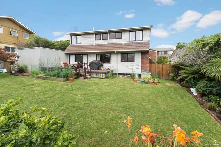 Photo of property in 15 Banksia Place, Goodwood Heights, Auckland, 2105