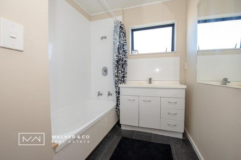 Photo of property in 1/1 Glenbrook Grove, Naenae, Lower Hutt, 5011