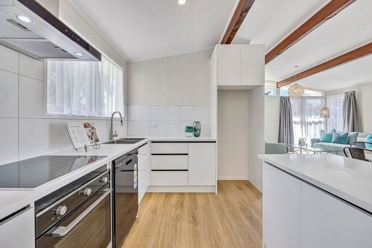 Photo of property in 29 Leaver Place, Weymouth, Auckland, 2103