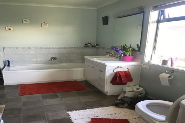 Photo of property in 15 Finch Street, One Tree Point, 0118