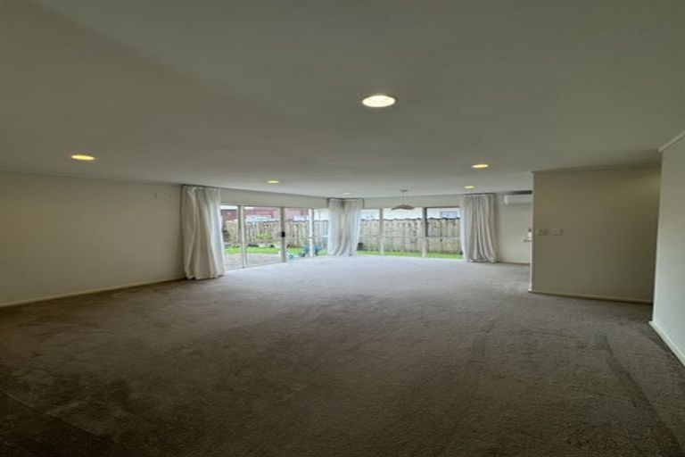 Photo of property in 1/5 Dana Place, Somerville, Auckland, 2014