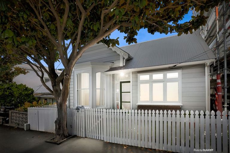 Photo of property in 53 Brougham Street, Mount Victoria, Wellington, 6011