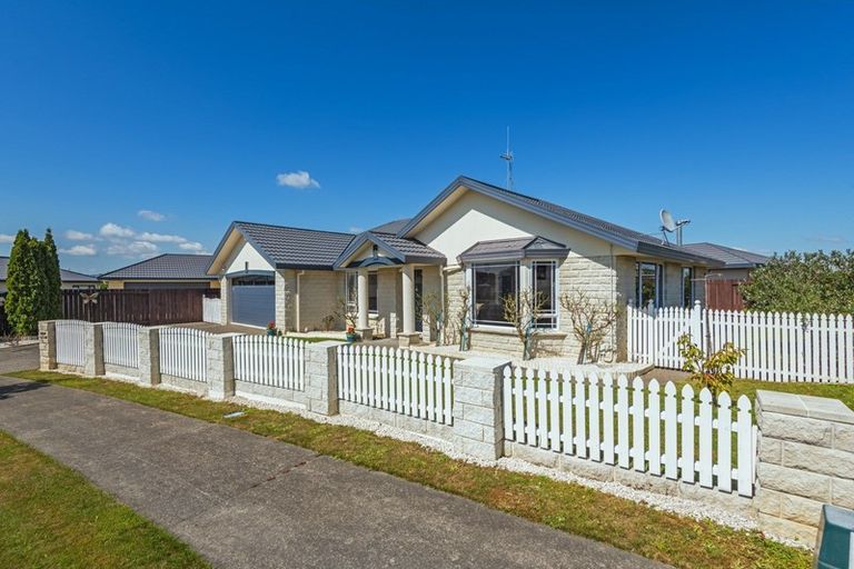 Photo of property in 4 Aspen Way, Kelvin Grove, Palmerston North, 4414