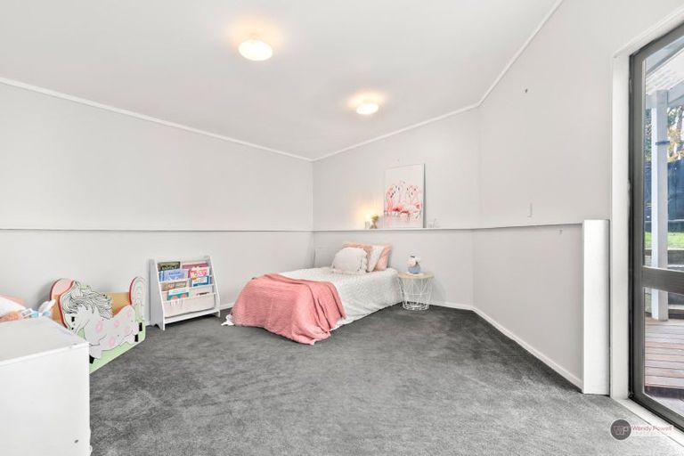 Photo of property in 21 Montana Road, Totara Park, Upper Hutt, 5018