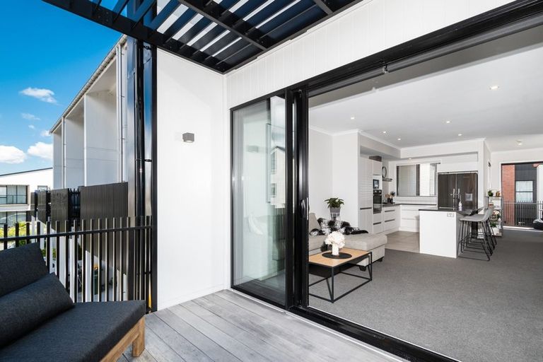 Photo of property in 5 Eyton Kay Road, Hobsonville, Auckland, 0616