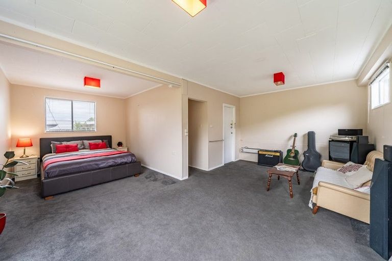 Photo of property in 6 Eastview Grove, Normandale, Lower Hutt, 5010