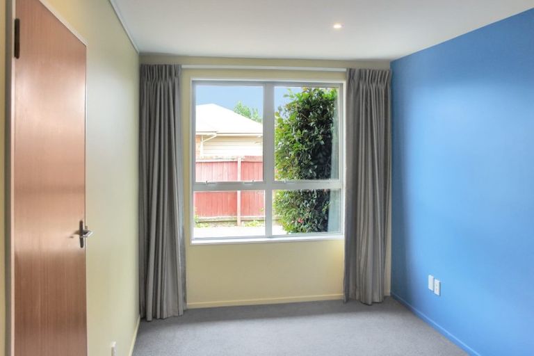 Photo of property in 2/39b Oakhampton Street, Hornby, Christchurch, 8042