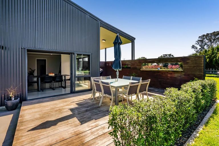 Photo of property in 24 Mahoetahi Road, Sentry Hill, Waitara, 4382