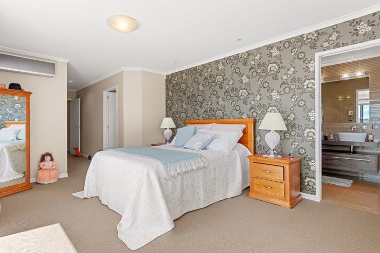 Photo of property in 28 Rexford Heights, Pyes Pa, Tauranga, 3112