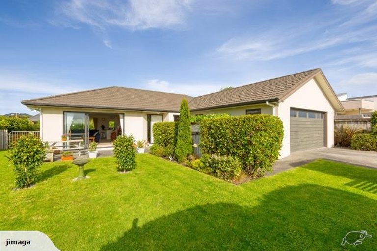 Photo of property in 54b Dillon Drive, Bell Block, New Plymouth, 4312