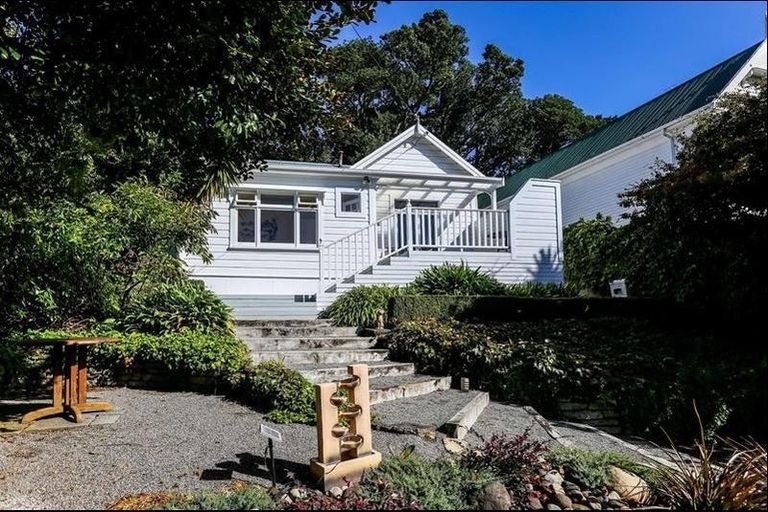 Photo of property in 18 Bracken Street, New Plymouth, 4310