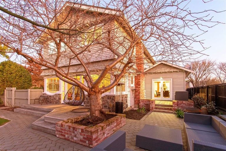 Photo of property in 28 Tui Street, Fendalton, Christchurch, 8041