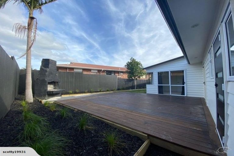 Photo of property in 84 Simpson Road, Ranui, Auckland, 0612