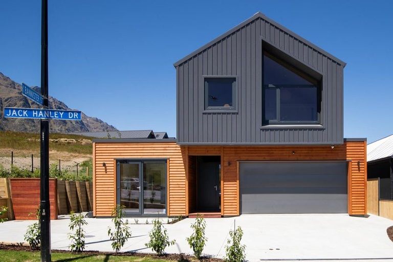 Photo of property in 35 Jack Hanley Drive, Jacks Point, Queenstown, 9371