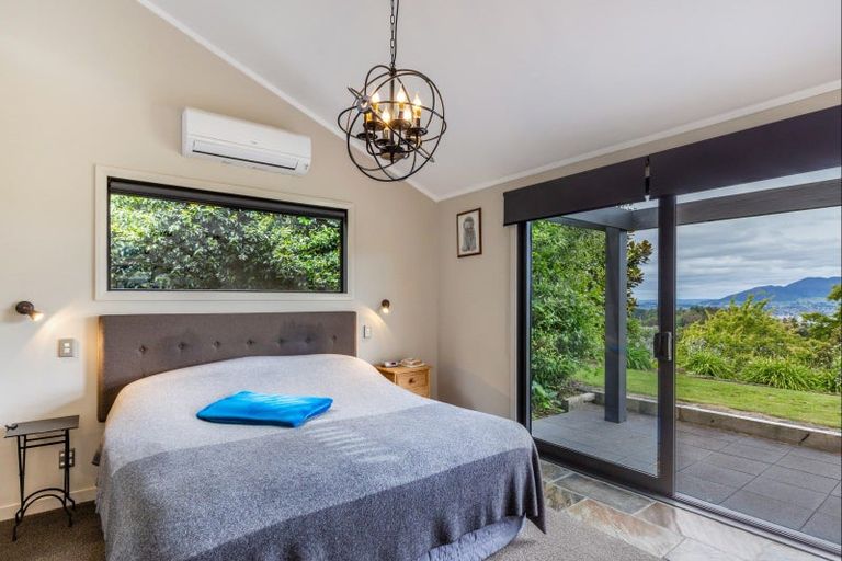Photo of property in 15 Cameron Drive, Acacia Bay, Taupo, 3385
