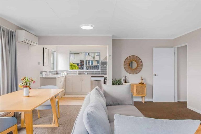 Photo of property in 66 Sievers Grove, Cannons Creek, Porirua, 5024