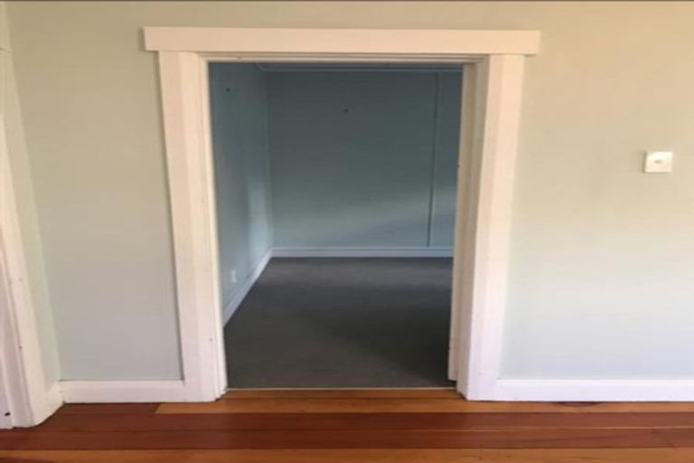 Photo of property in 15 Calvert Road, Moturoa, New Plymouth, 4310