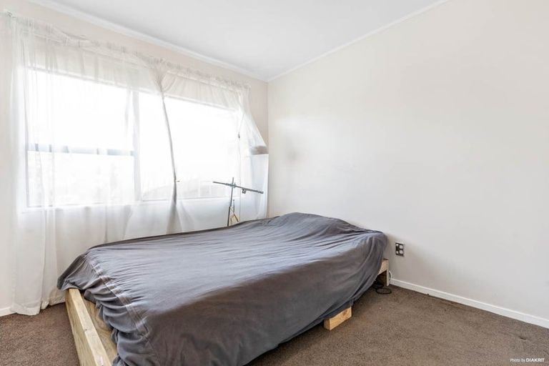 Photo of property in 15 Kayle Glen, West Harbour, Auckland, 0618