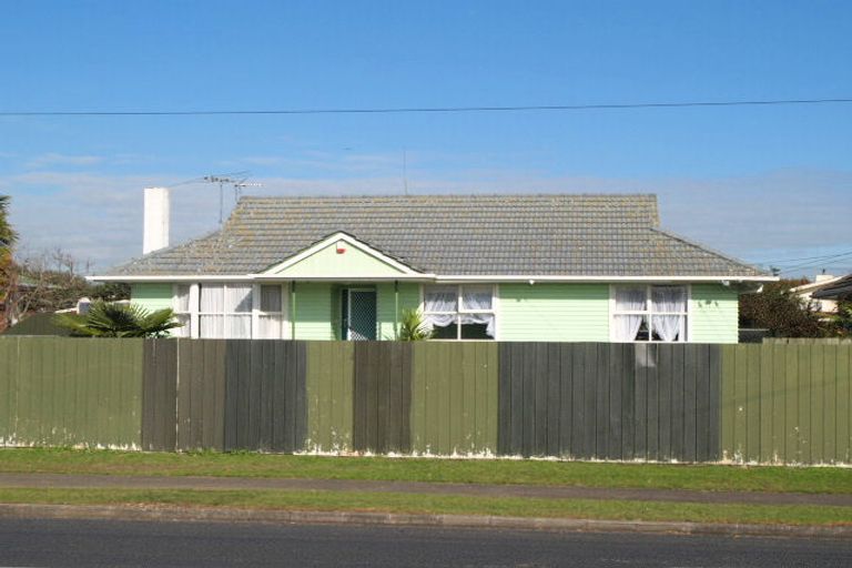 Photo of property in 243 Robertson Road, Mangere East, Auckland, 2024