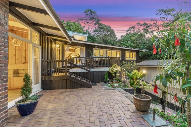 Photo of property in 232b Atkinson Road, Titirangi, Auckland, 0604