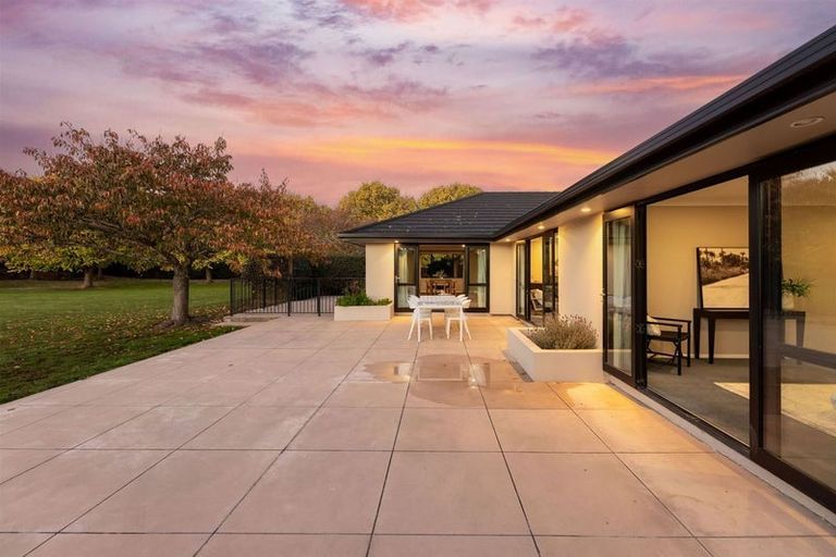 Photo of property in 290 Queen Elizabeth Ii Drive, Mairehau, Christchurch, 8052