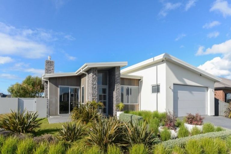 Photo of property in 80 Orotu Drive, Poraiti, Napier, 4112