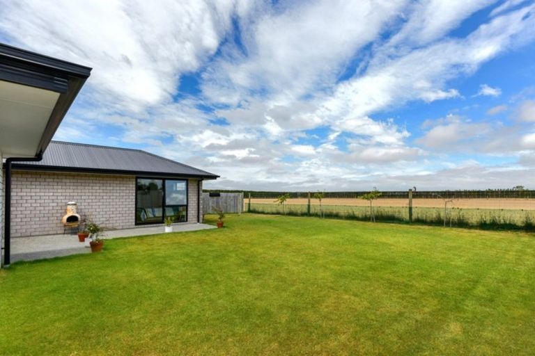 Photo of property in 2 William Hyde Place, Darfield, 7510