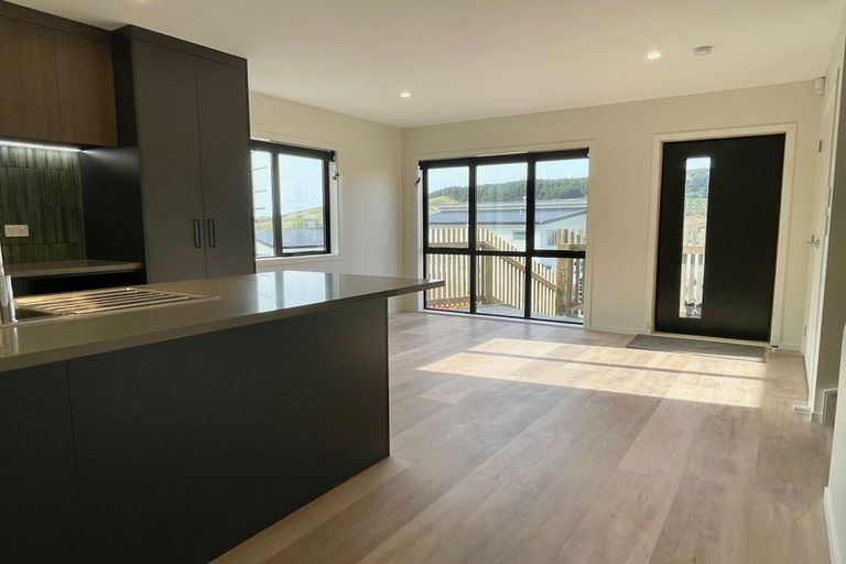 Photo of property in 5b Stockport Grove, Churton Park, Wellington, 6037