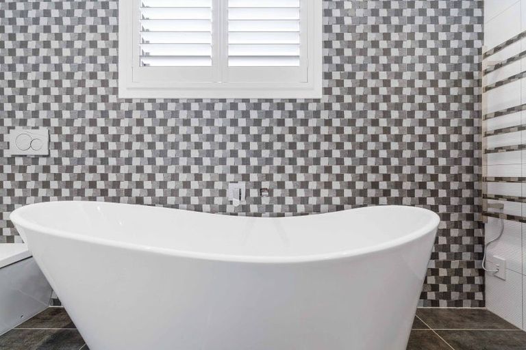 Photo of property in 80 Riverhead Point Drive, Riverhead, 0820