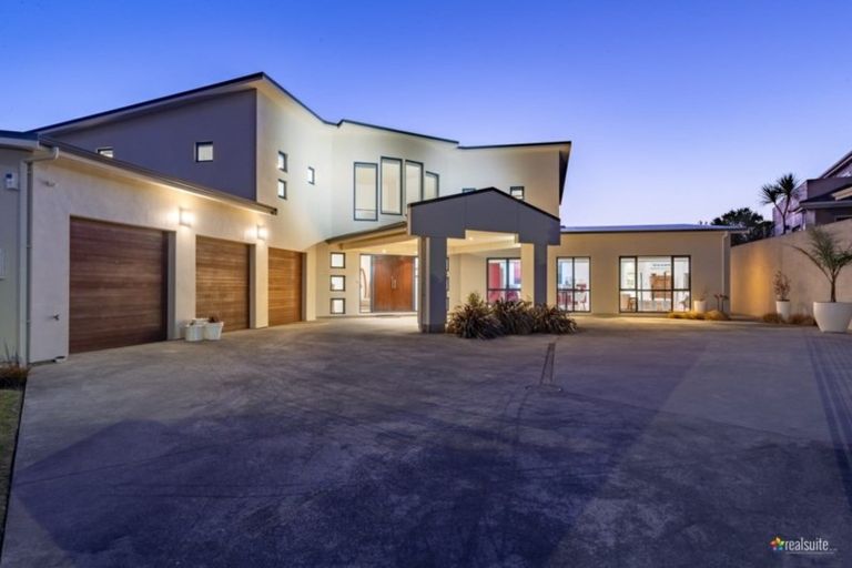 Photo of property in 25 Arahiwi Grove, Tirohanga, Lower Hutt, 5010