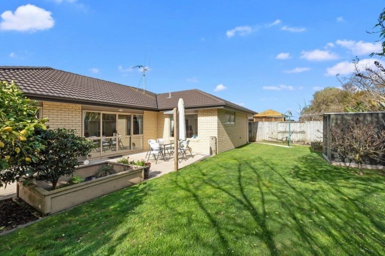 Photo of property in 27 Whitney Place, Rototuna North, Hamilton, 3210