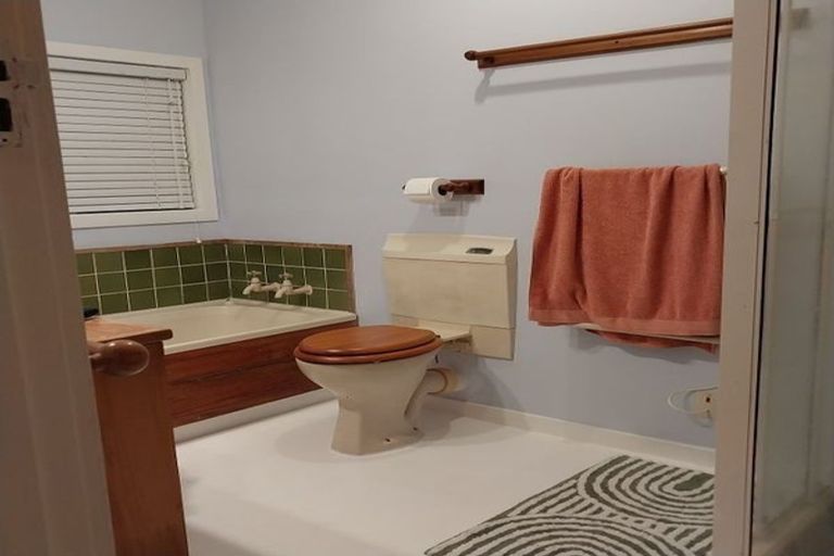 Photo of property in 16 Highbury Crescent, Highbury, Wellington, 6012