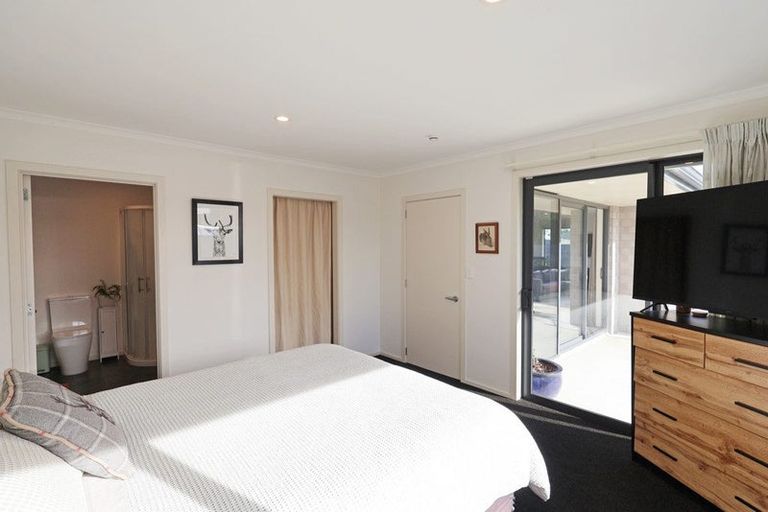 Photo of property in 40 Queen Street, Winton, 9720
