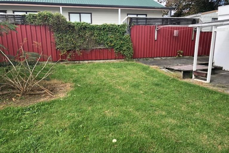 Photo of property in 3 Hawke Place, Pukekohe, 2120